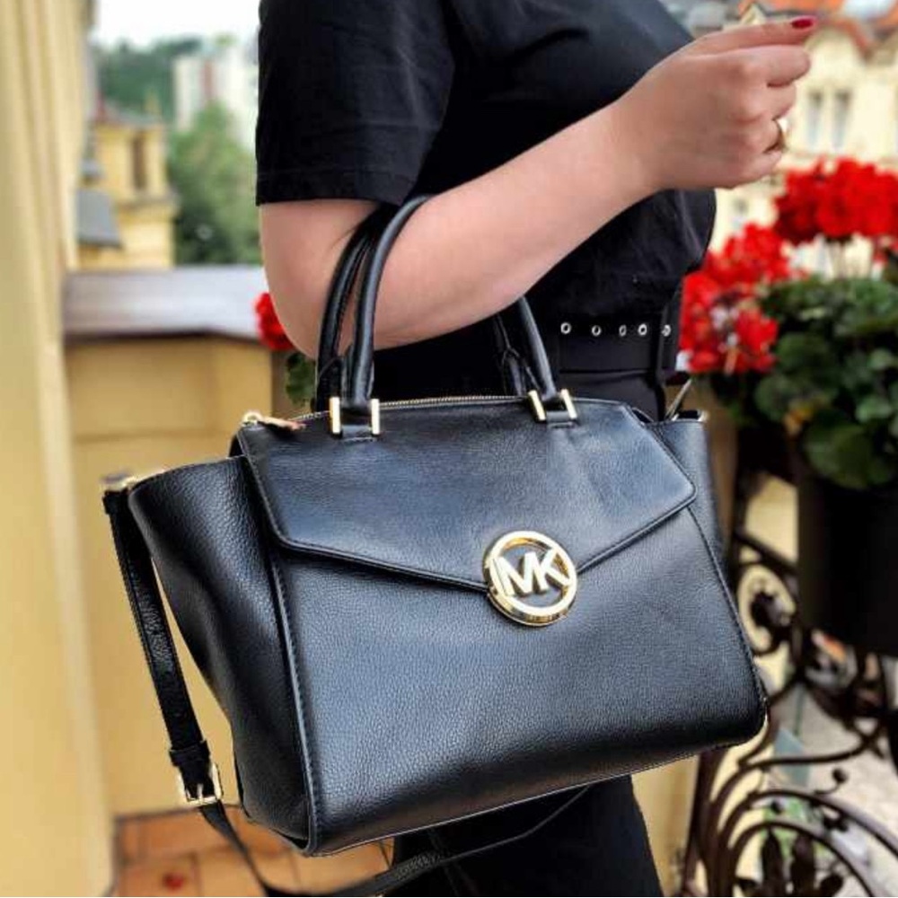 MICHAEL KORS Genuine Leather Vanna Logo Satchel
